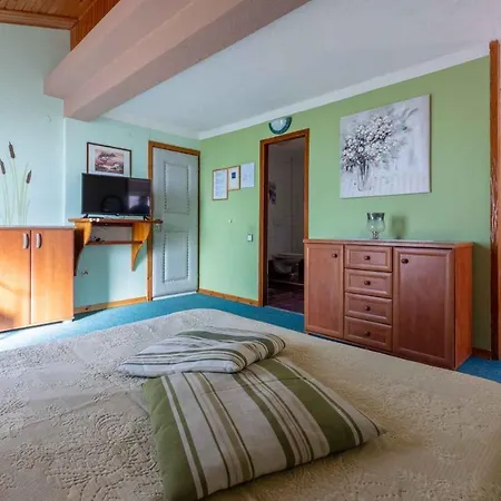 In 42252 Apartment *