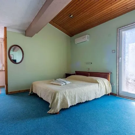 In 42252 Apartment